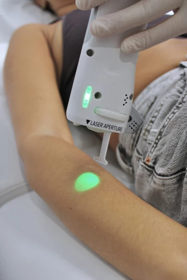 Épilation laser et grossesse : risques et conseils - La Clinique Laser